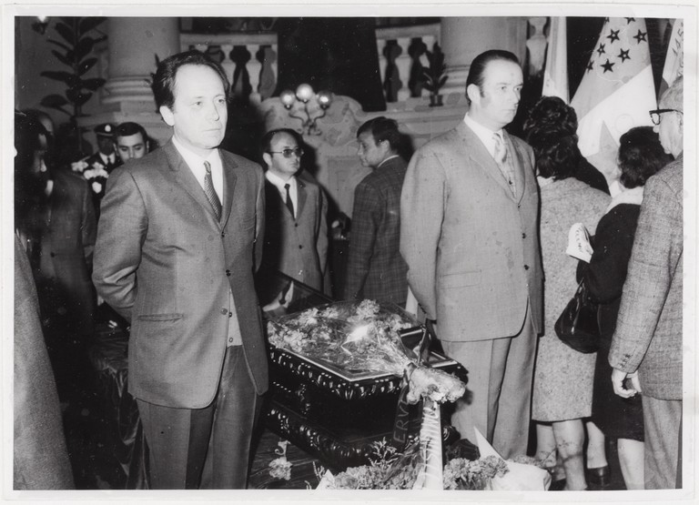 Gattatico-Reggio Emilia, 27-30 marzo 1970, Funerali di Alcide Cervi, camera ardente di Alcide nella Sala del Tricolore di Reggio Emilia, picchetto d'onore